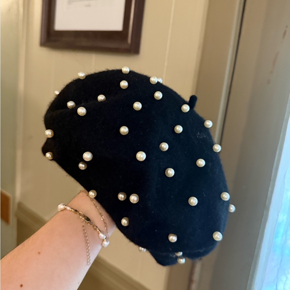 Black Pearl Beret